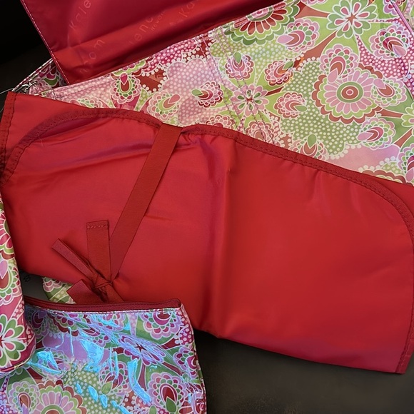 NWT Kalencom Laminated Buckle Diaper Bag, Gypsy Paisley Cotton Candy - Picture 11 of 13